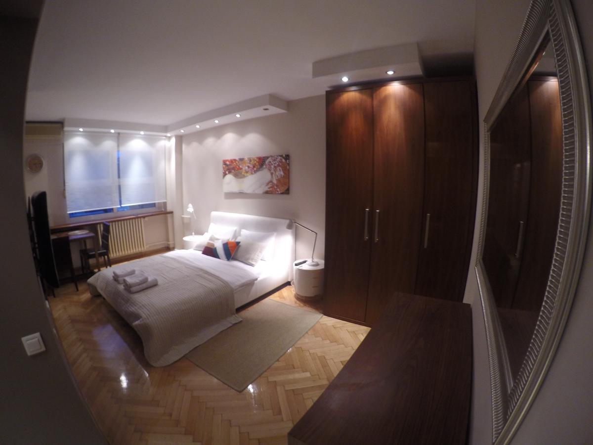 Apartments Near St. Sava Temple 베오그라드 외부 사진